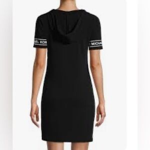 🔥Michael Kors Pull on Hooded Black Dress!Size:XS but Stretches to Small Stylish